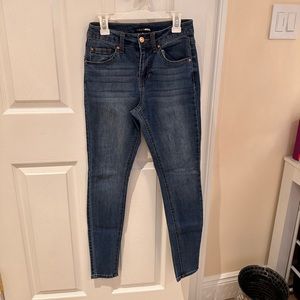 Fashion Nova skinny jeans size 1/25
